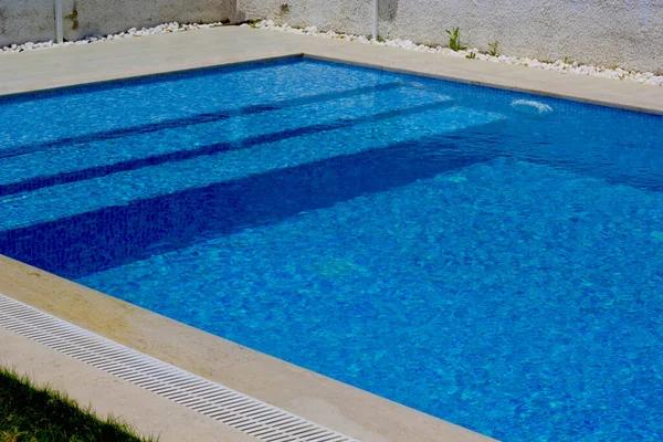 How to Choose the Best Fiberglass Pool Installation Company