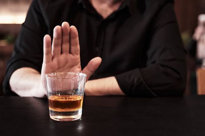 Stop Drinking: a full guide for quitting alcohol and living a better life