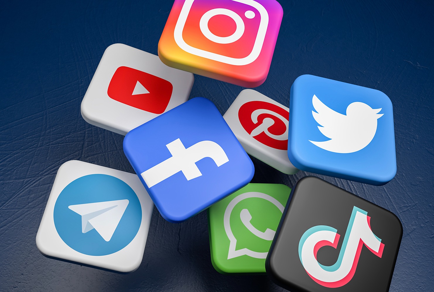 Explore Available Marketing Options and Benefits of SMM World social media services